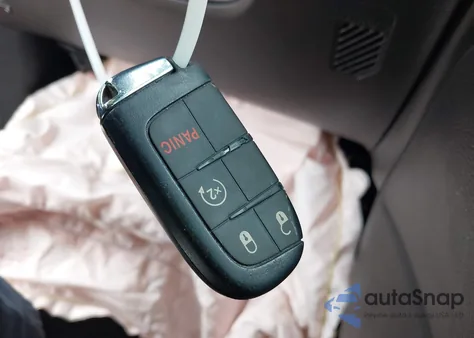 2022 Jeep Compass Latitude Lux 4X4 z USA, uszkodzony, nr VIN 3C4NJDFB4NT109039